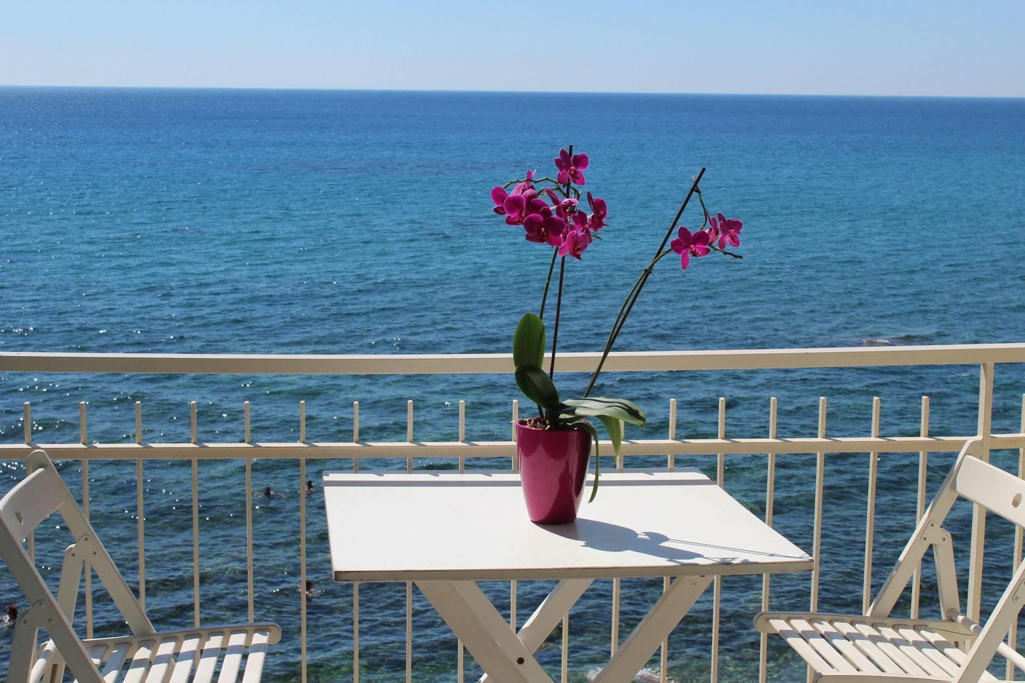 Nina B&B Giardini Naxos Exterior foto